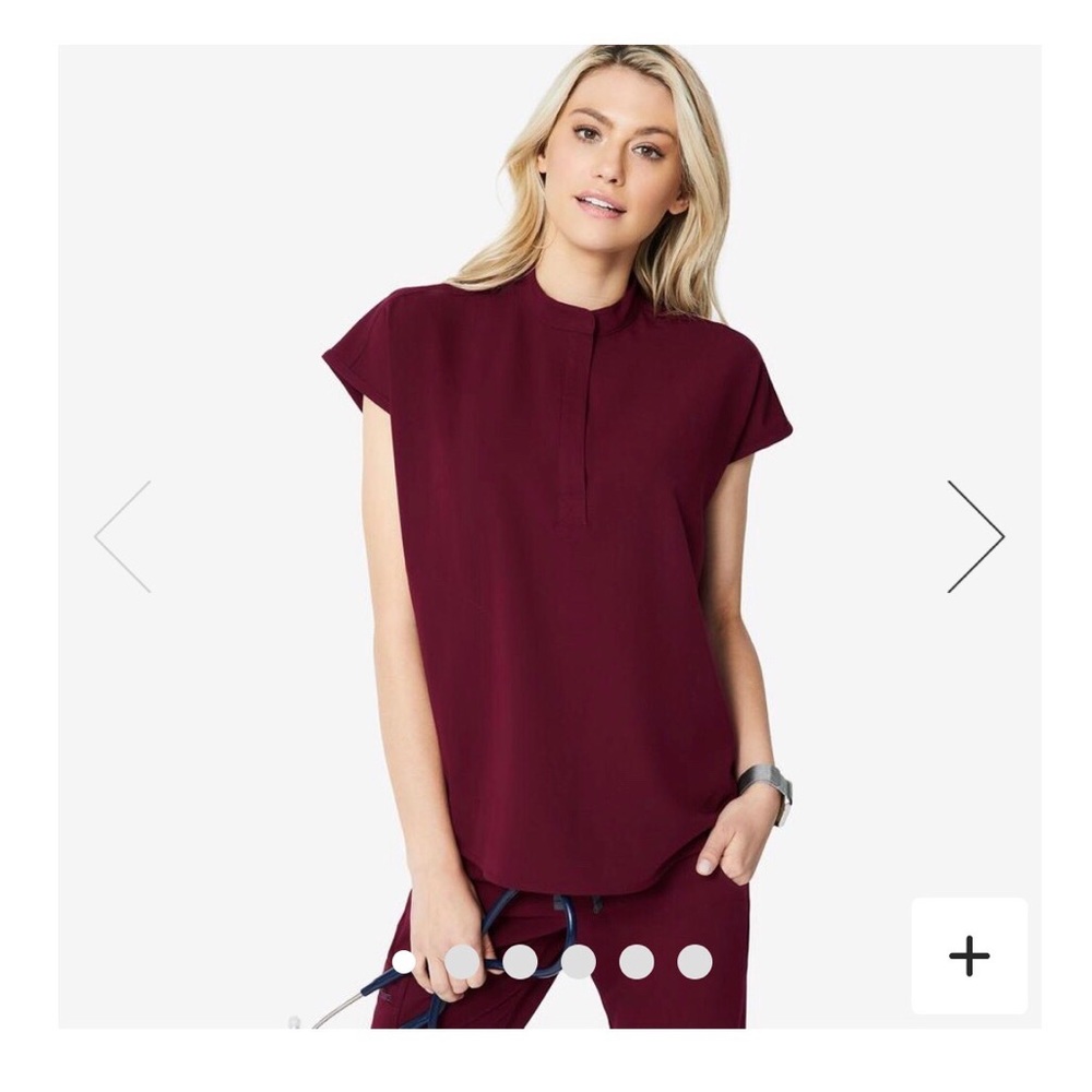 Figs scrub top